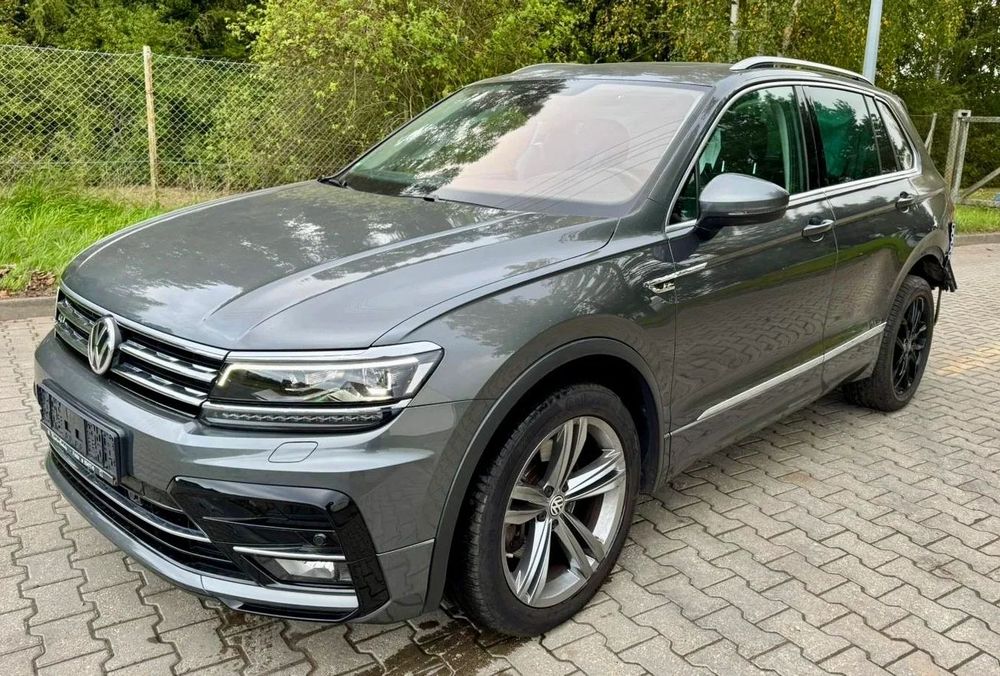 Volkswagen Tiguan R-Line! Navi! Tempomat! Automat Kamera!