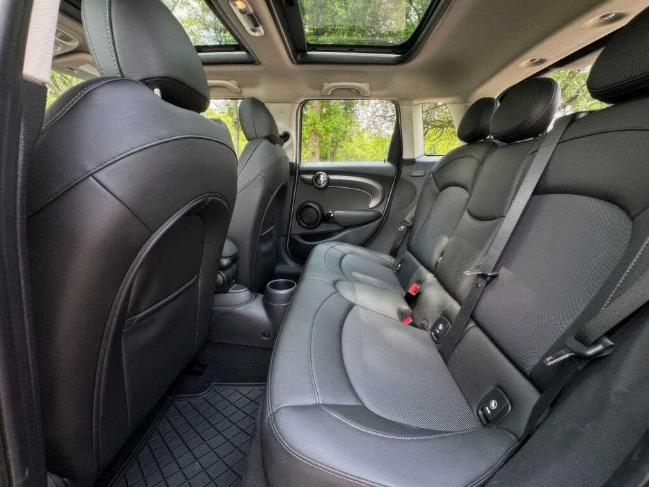 MINI Cooper S 5-Door Hatchback      2022