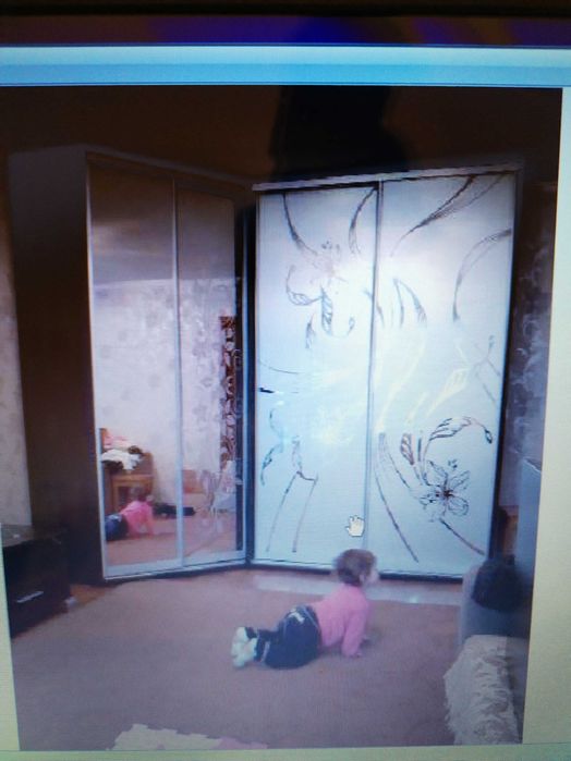 Раздвижной угловой шкаф