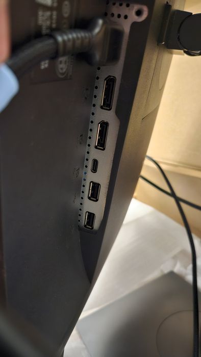 Монитор dell p2720dc