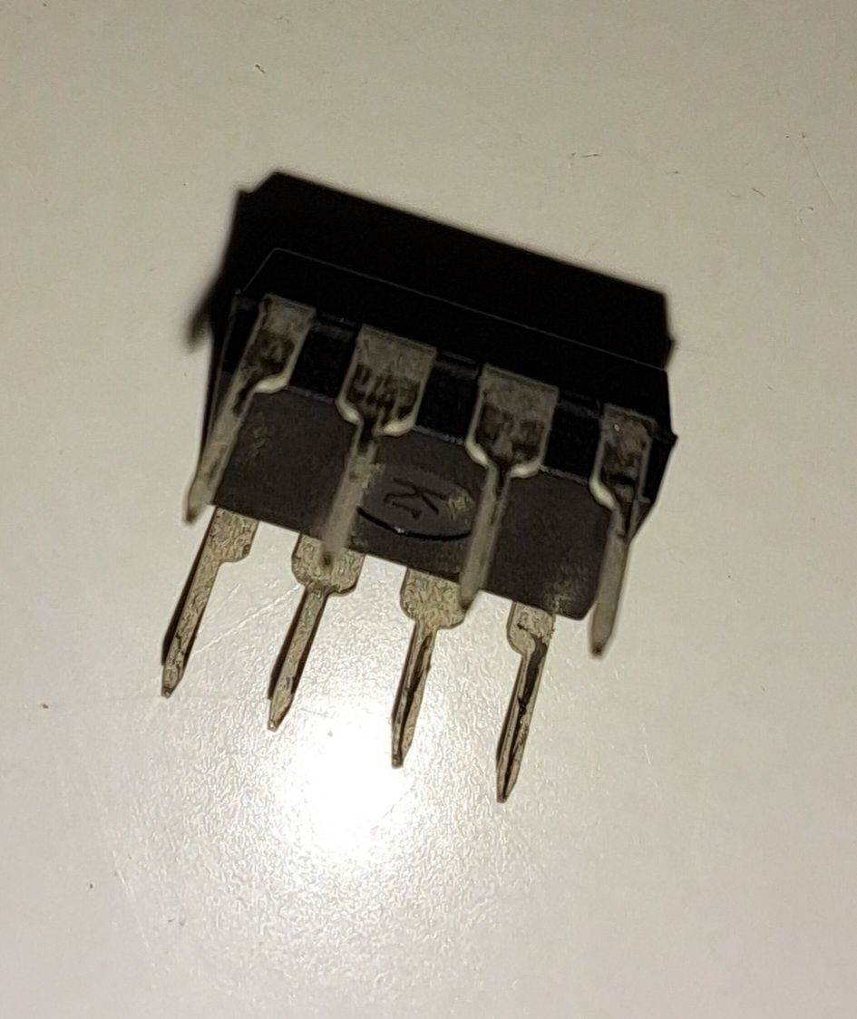 Mikroprocesor DK112, DIP-8, przelacznik układu zasilania