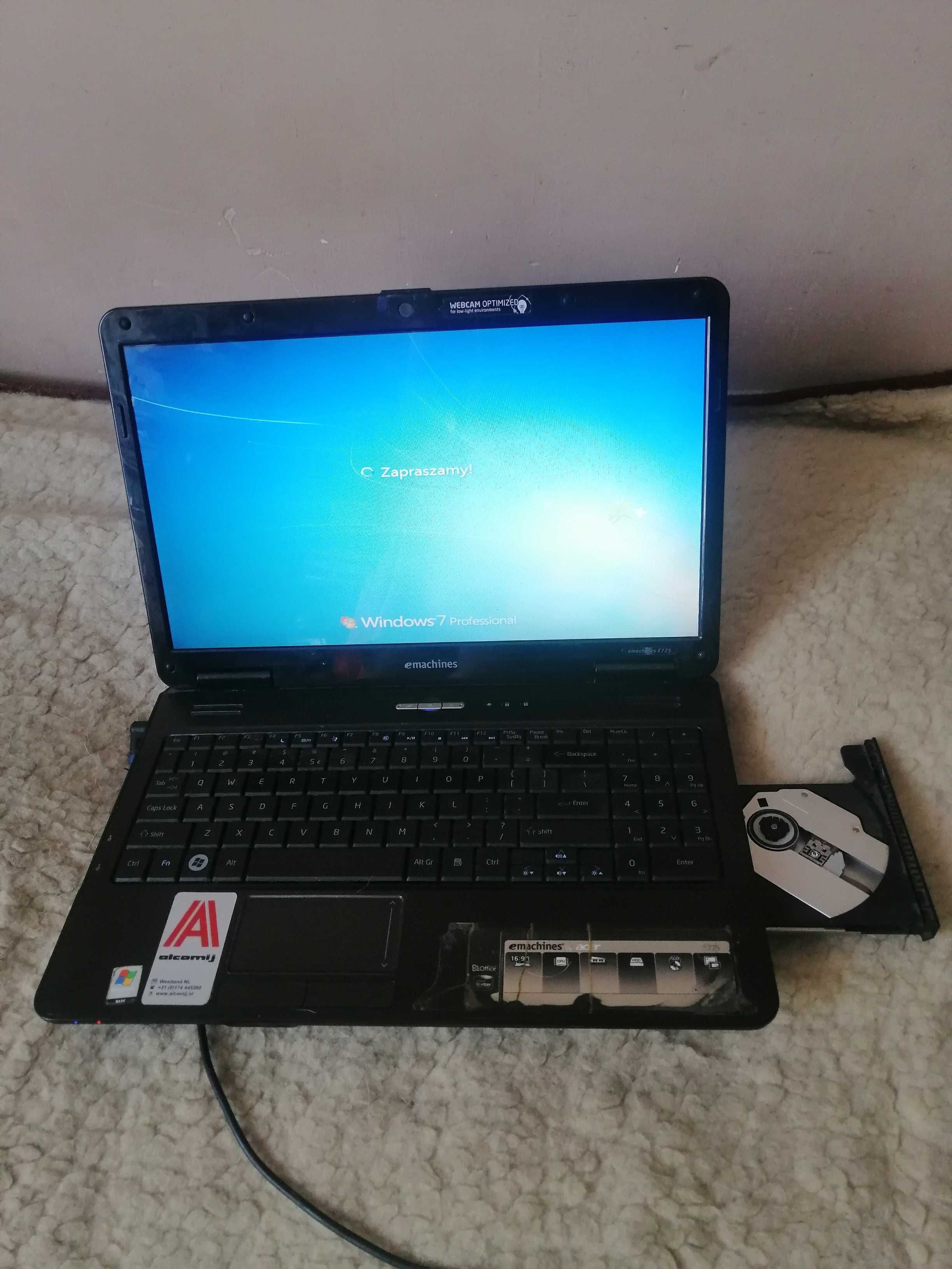 Laptop Acer eMachines E725  Intel Pentium Dual-Core 4 GB / 250 GB