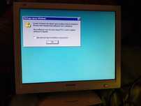 Monitor 15 cali sprawny jasna obudowa