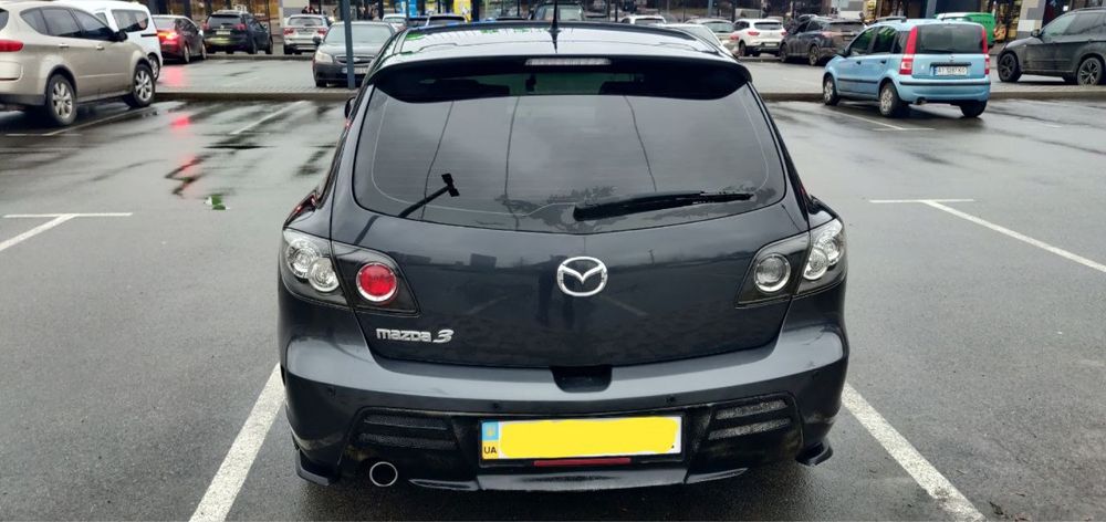 Продам авто Mazda 3 sport об’єм двигуна 2,0