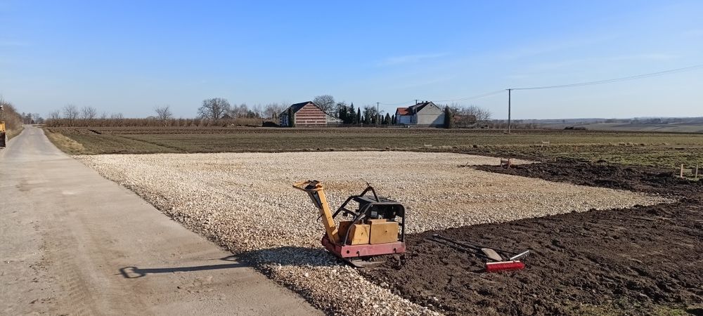 "Koparka Busko" "Minikoparka Busko" Usługi koparką Busko. Przewody