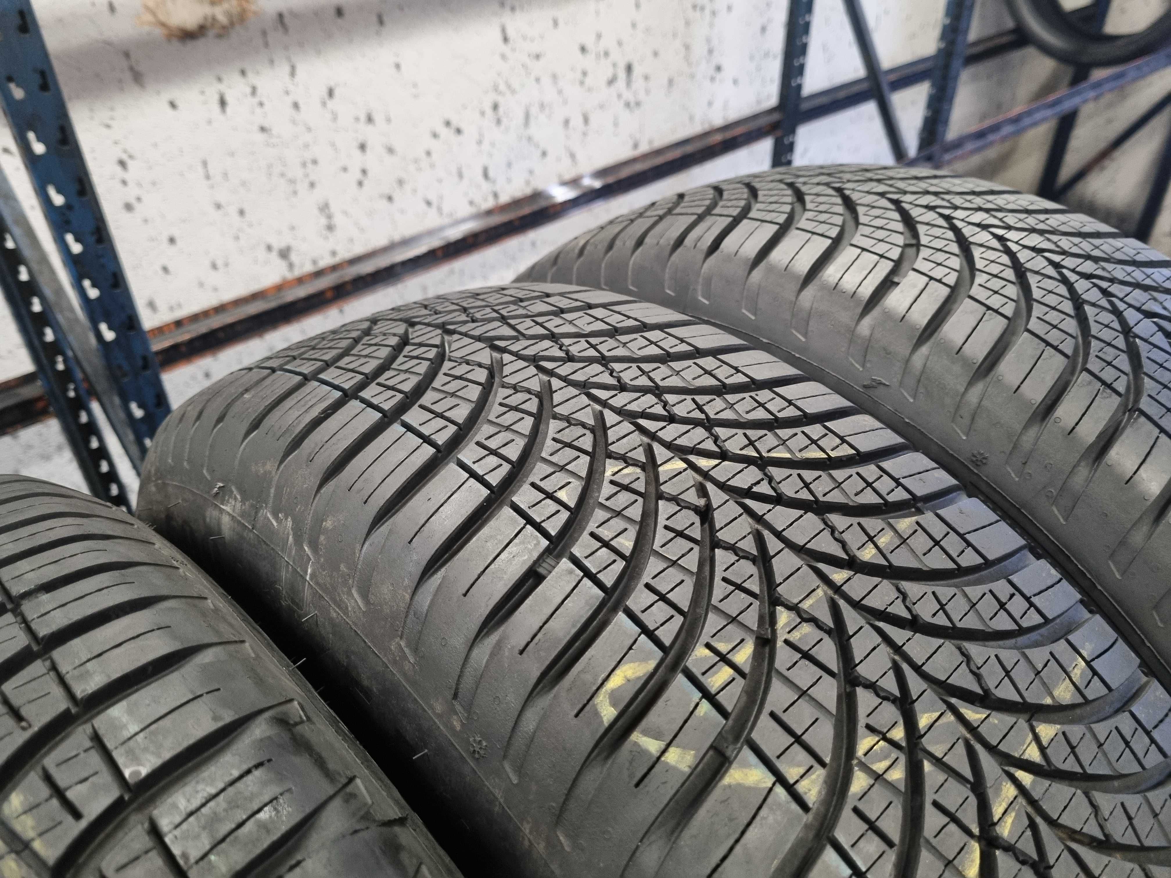 215/65/17 99V Goodyear Vector 4S Gen-3 SUV