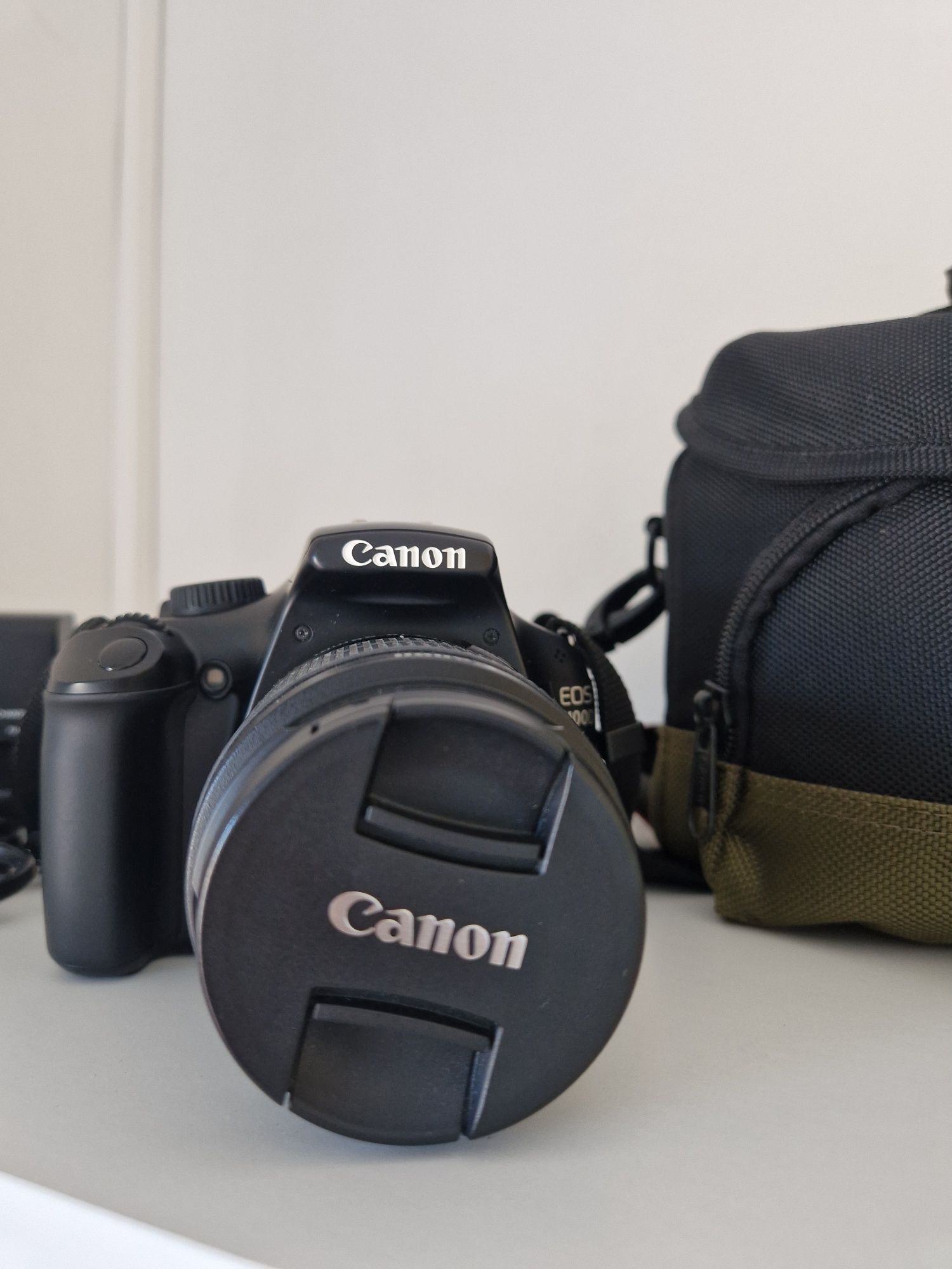 Máquina Fotográfica Canon 1100D + Acessórios