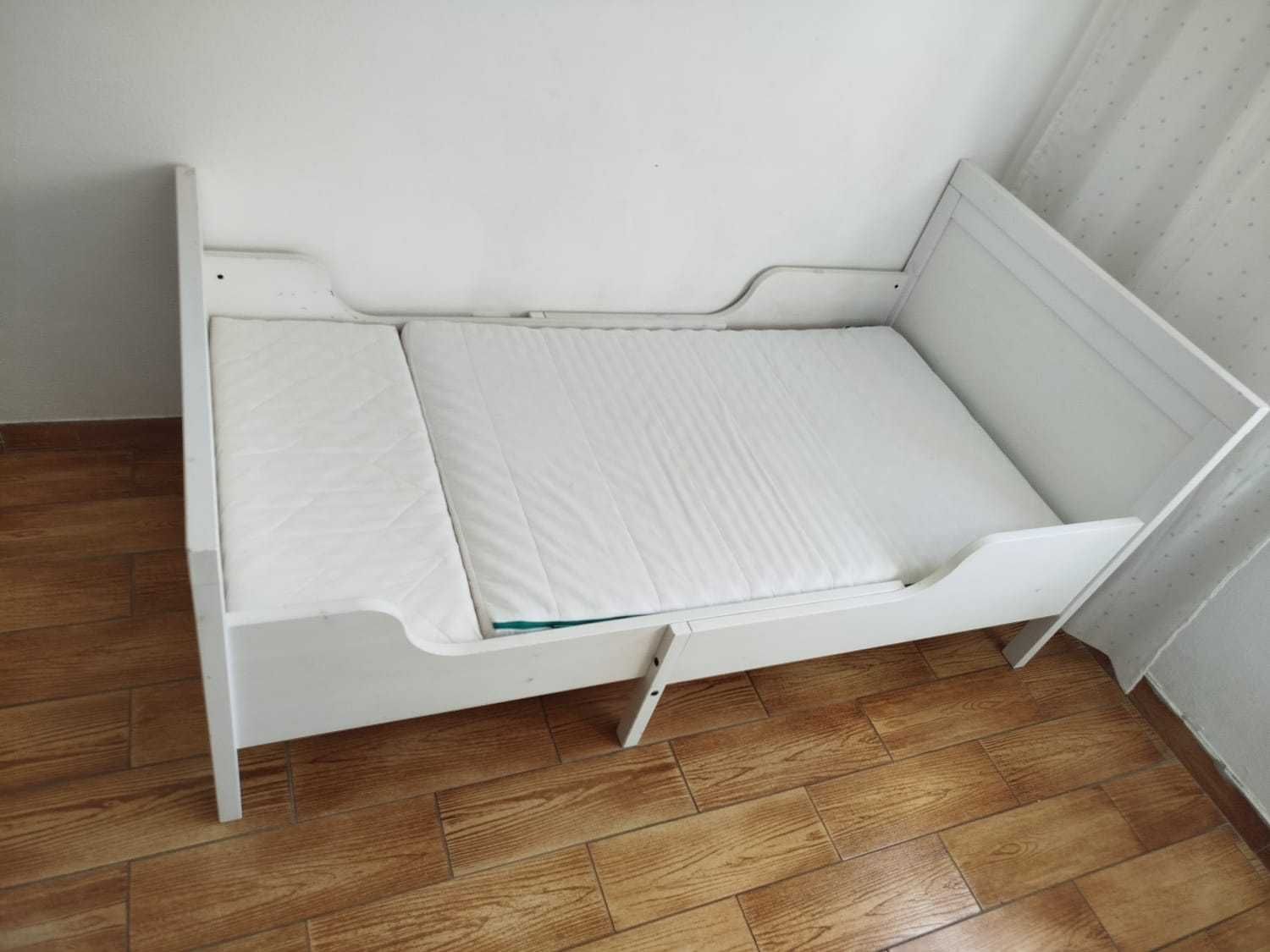 Cama extensível IKEA com colchão – branca
