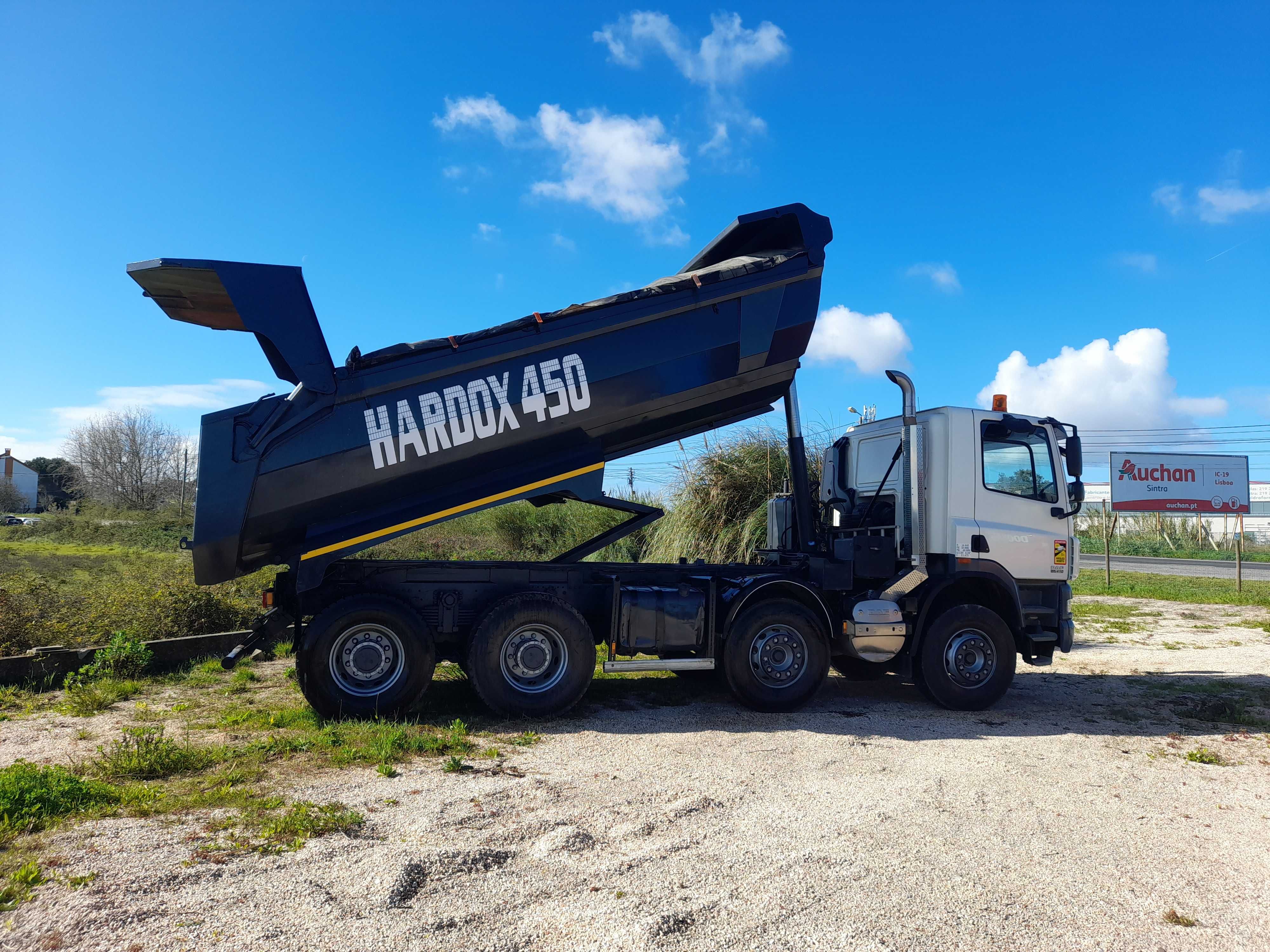 Camião 8x4 DAF CF85.410 Basculante