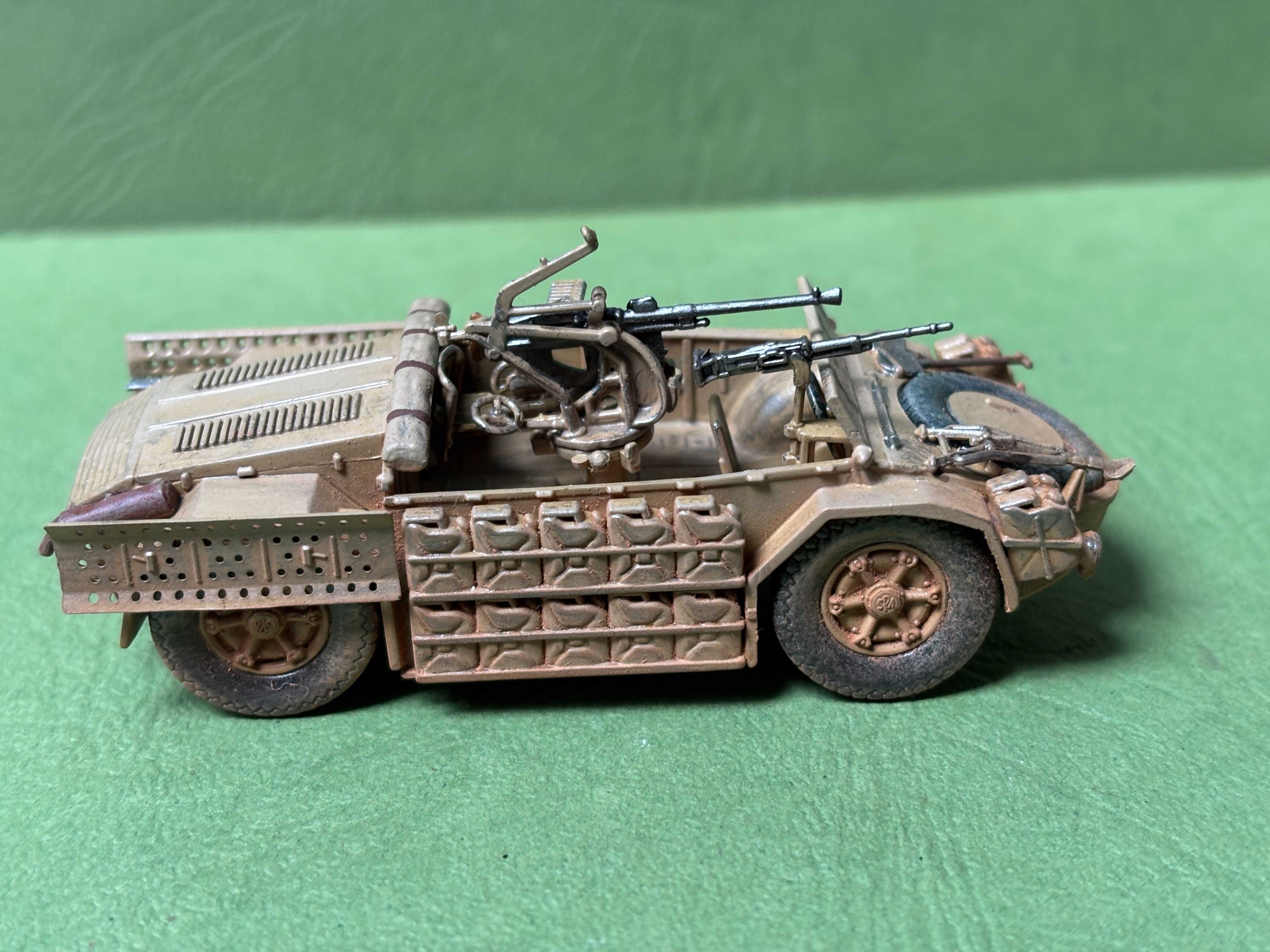 Model 1/72  - Camionetta AS 42 Sahariana (model plastikowy)