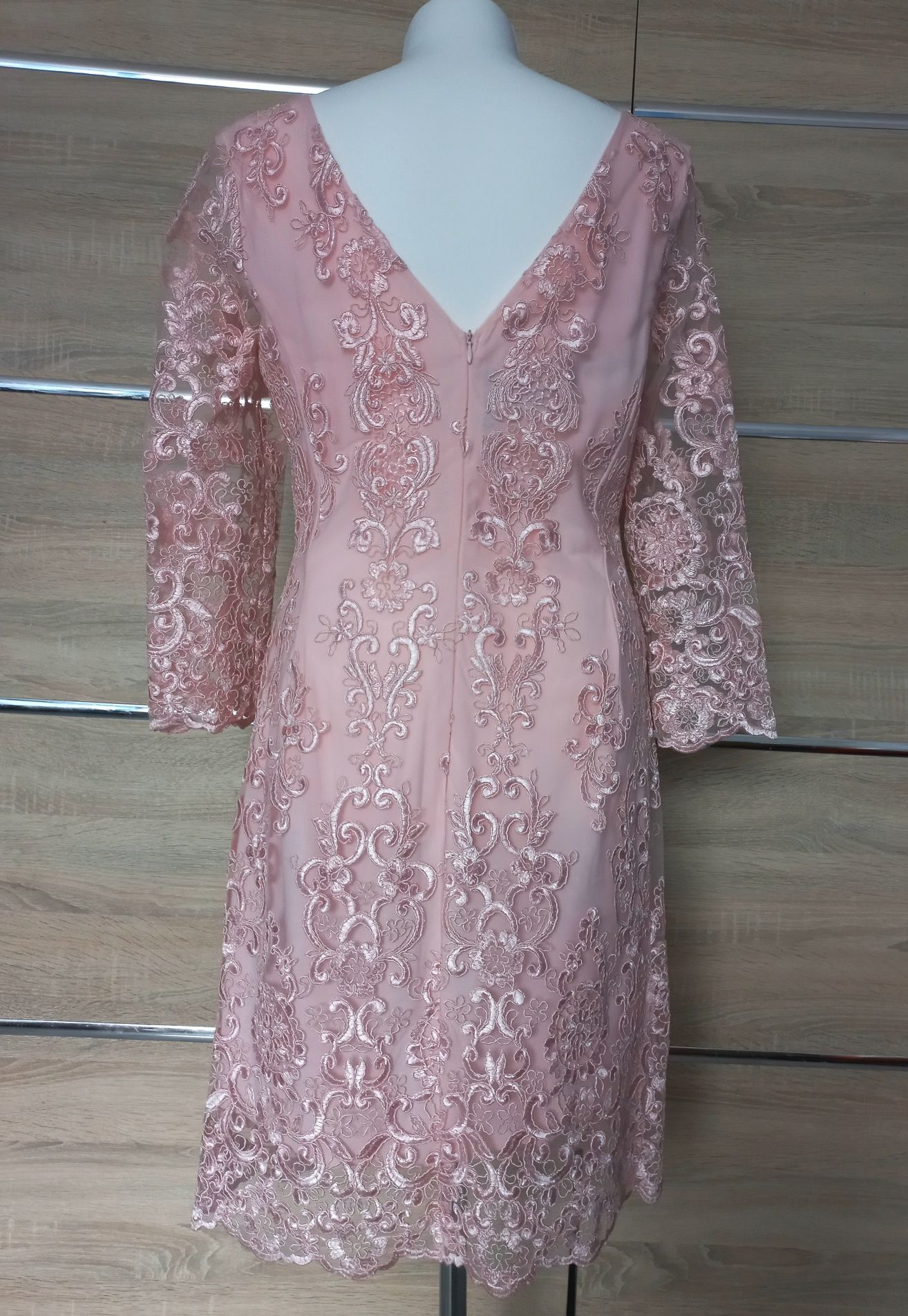 Elegancka sukienka