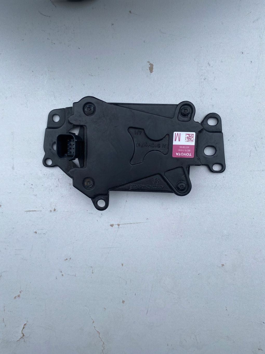 ATRAPA Toyota CHR przed lift hybryda  radar
