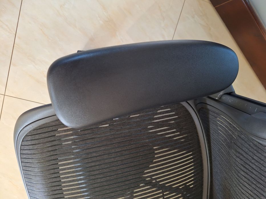 Ергономічне крісло Herman miller aeron