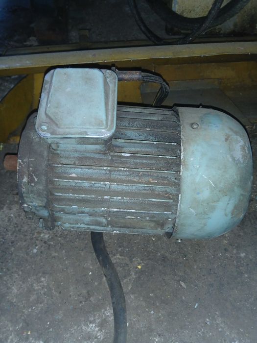 Silnik dwubiegowy 2kw 1705 obr 2,5 kw 3420 obr