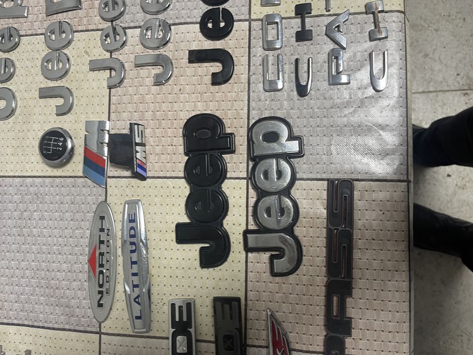 Шильдик (напис, емблема) Jeep Compass Patriot Renegade Golf