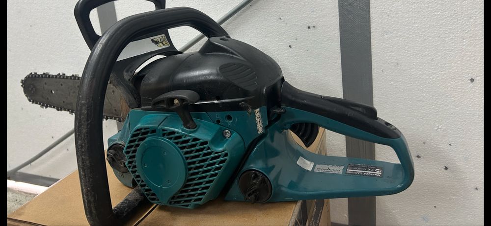 Profesjonalna Piła spalinowa Makita EA 3200S