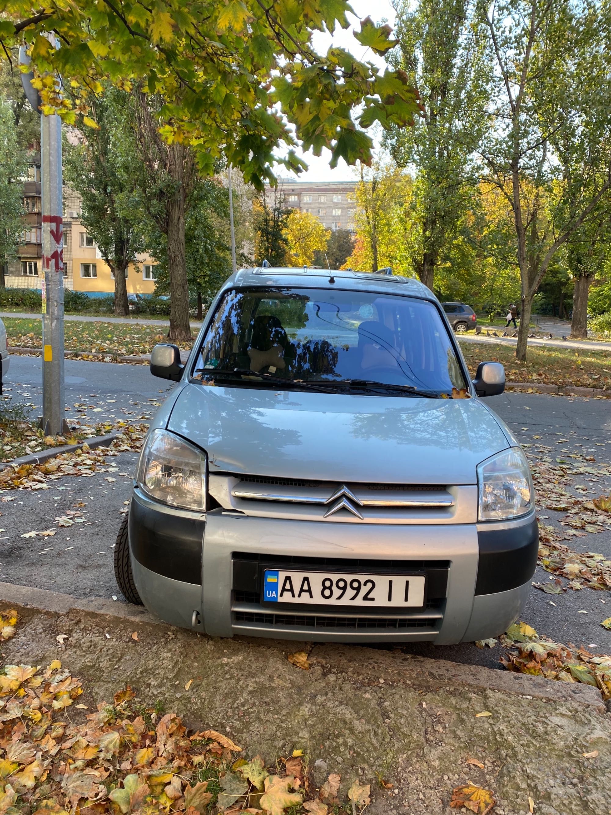 Продаю мультіспейс Citroen Berlingo легковий універсал на мехaніці