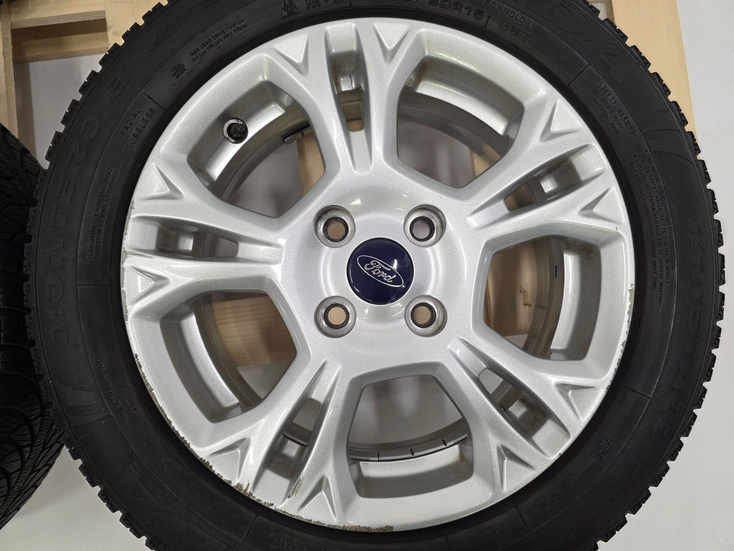 Opony Zimowe 4 sztuki Fulda Krystall Montero 3 185/60R15 88T