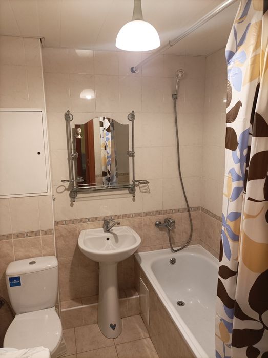 Сдам посуточно, 1комн квартира 12 квартал, Титова, 16 больница,750 грн