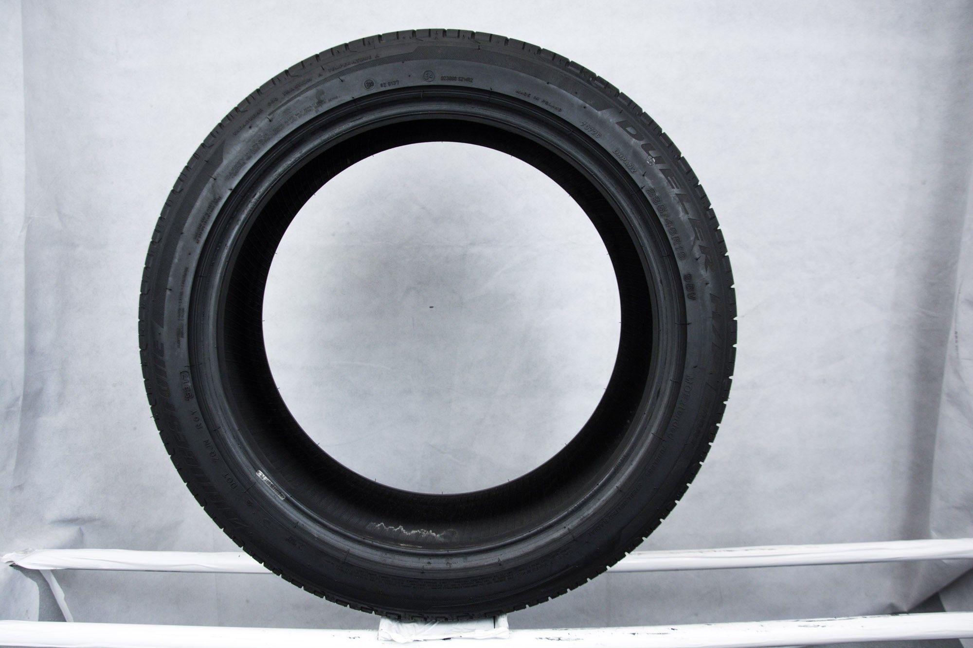 Opony 235/45R19 lato 235/45/19 BRIDGESTONE (osobowe) OU11263