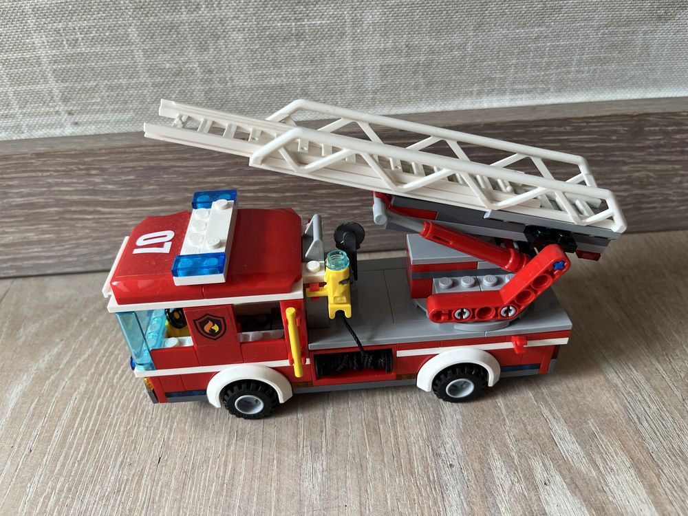 Lego City 60107 Wóz strażacki z drabiną kompletny zestaw