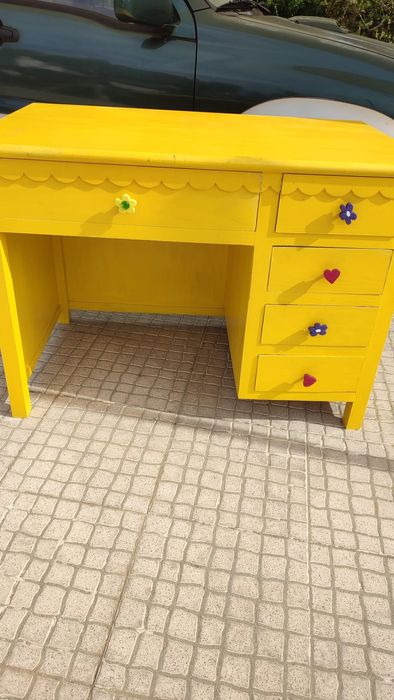 Secretaria amarela
