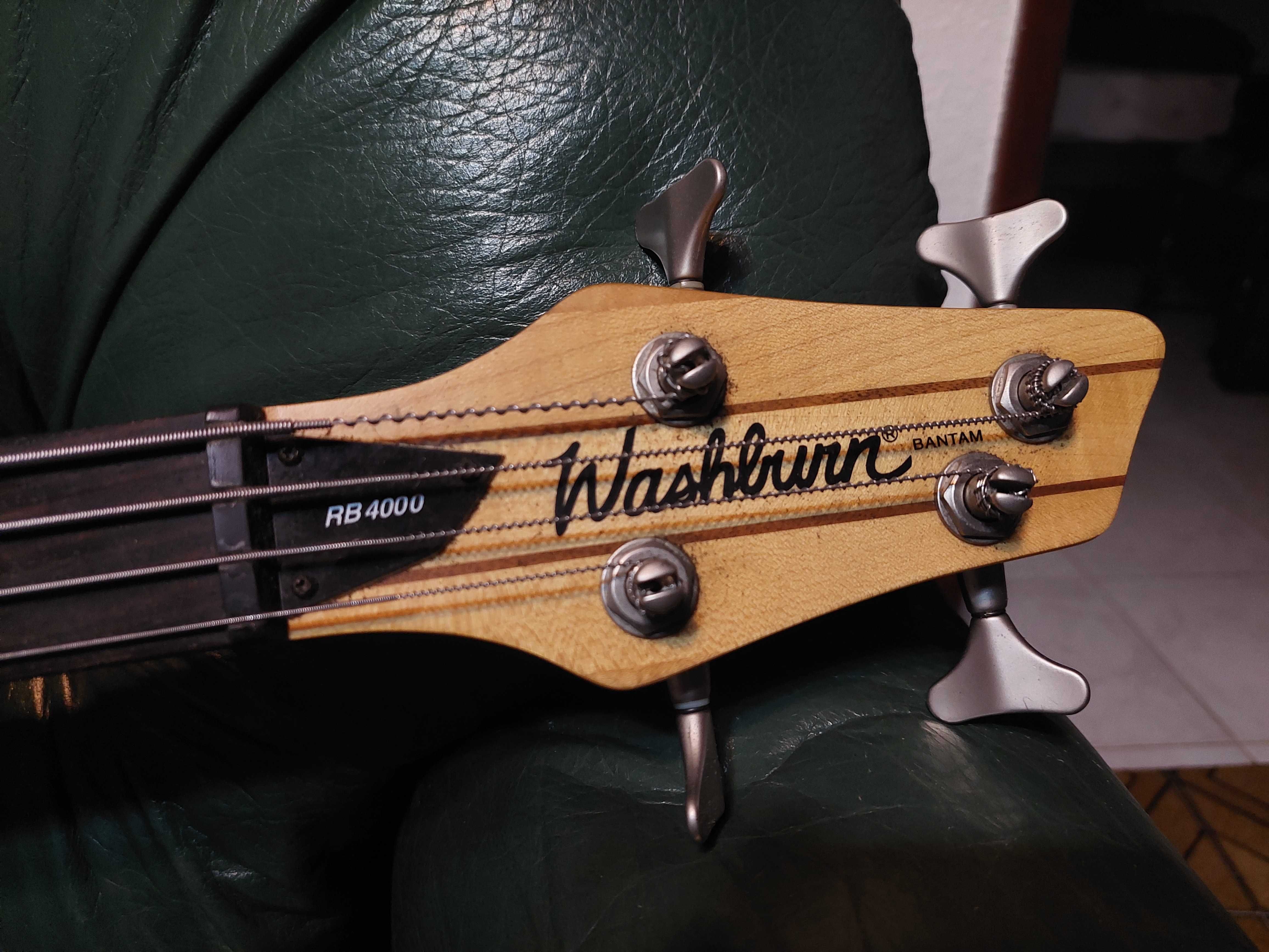 Vendo baixo Washburn Bantam RB 4000