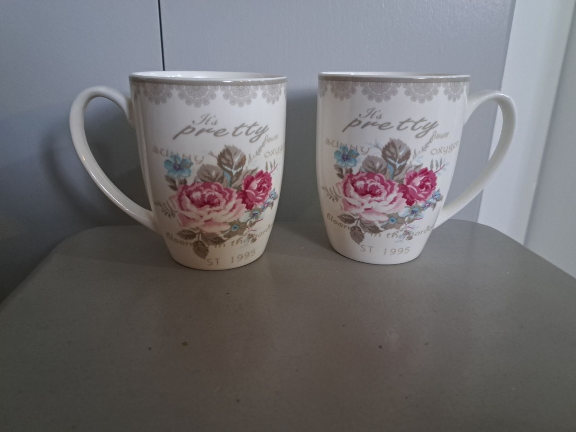 Porcelanowe kubki w róże Duo