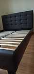 Cama couro com estrado