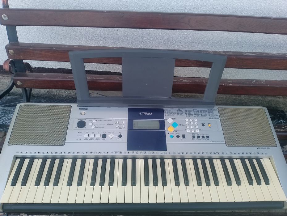 Продам Yamaha PSR E323