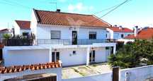 Moradia Bi-Familiar T6 com Espaço Exterior - V.N. Milfontes