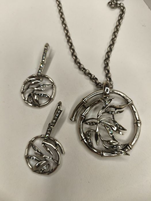 Гарний набір біжутерії
