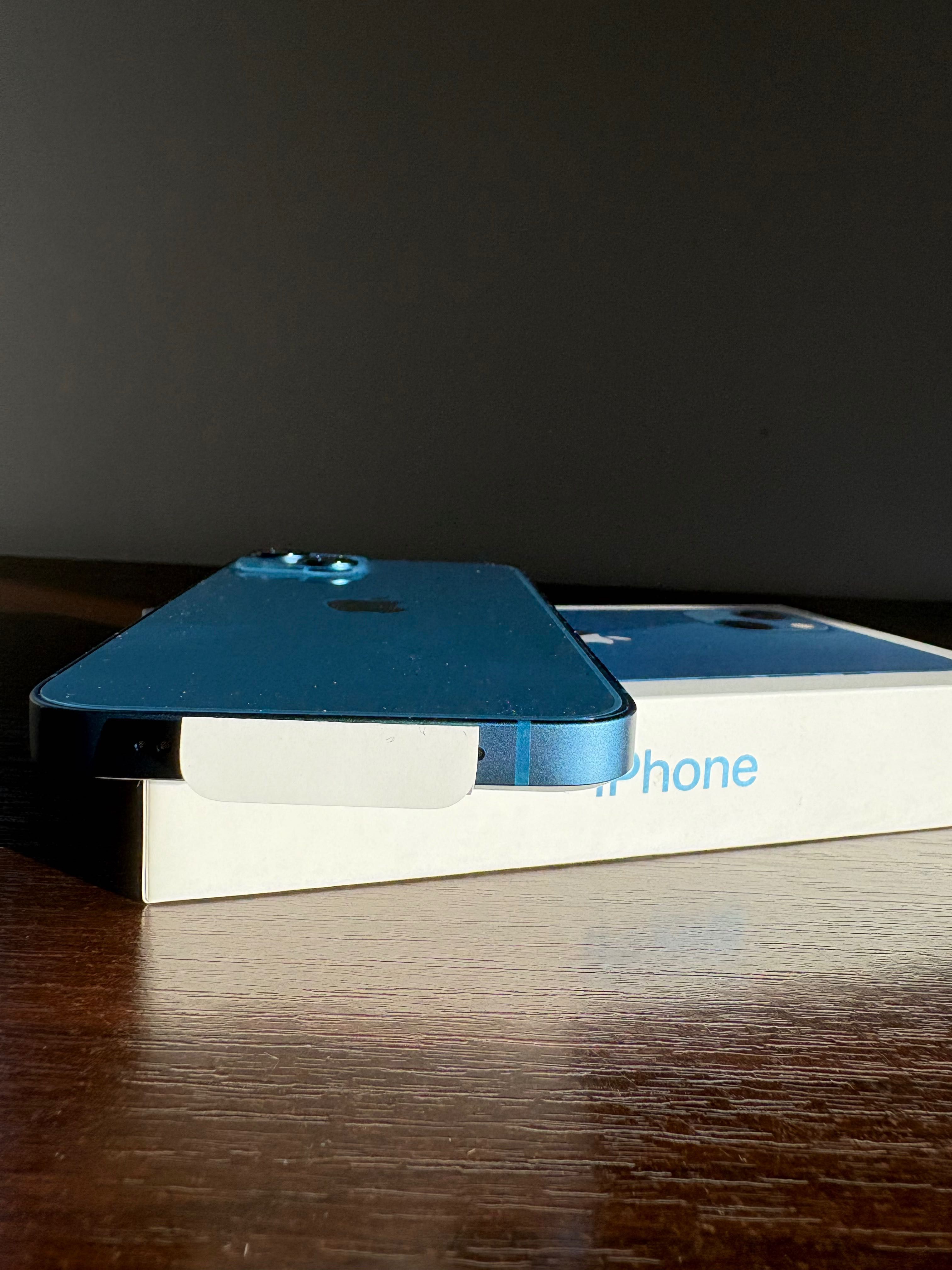 Nowy iPhone 13 128 GB niebieski