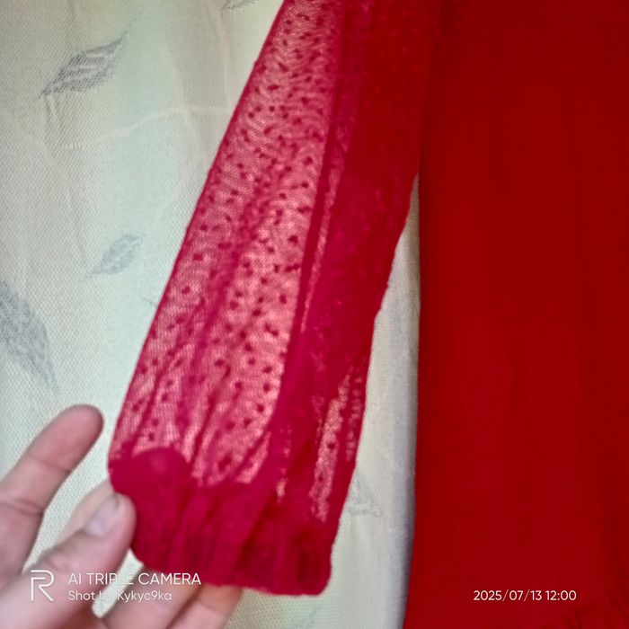 Чудова червона сукня