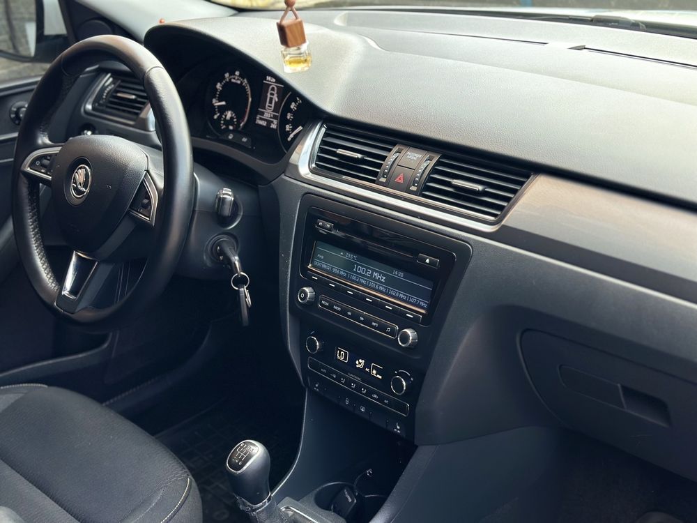 Продам SKODA RAPID 1.2TSI 2015 рік