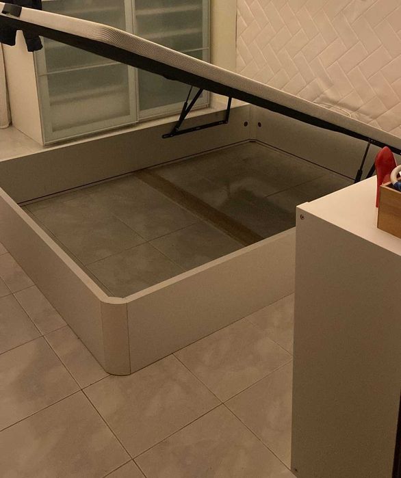 Cama sommier e cabeceira