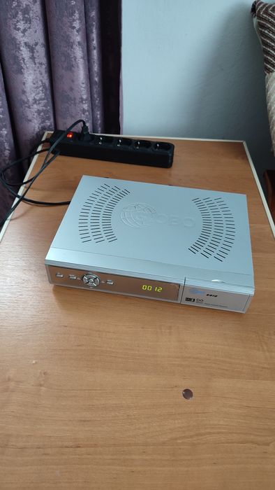 Супутниковий тюнер ресивер Globo 6010