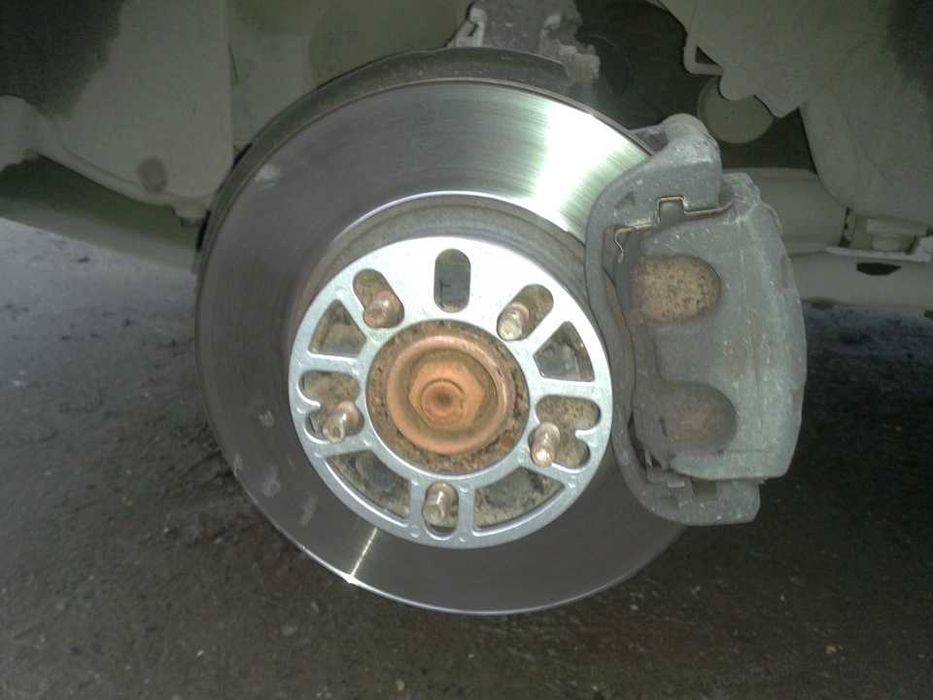 Проставка Універсальна 5мм підходить на всі автомобілі Проставки