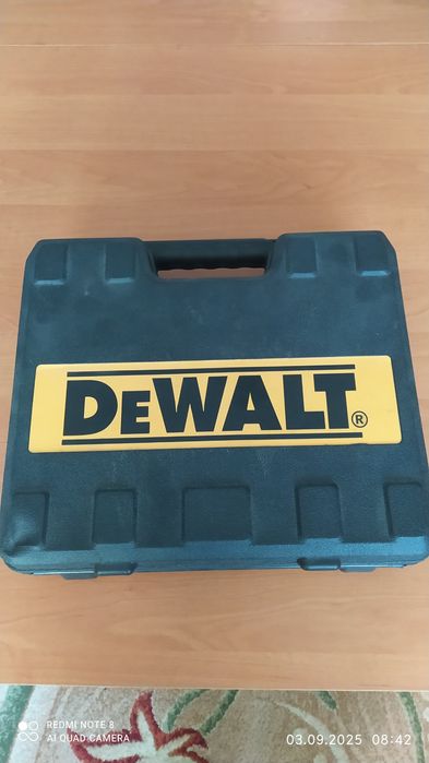 Шуруповерт в кейсі.