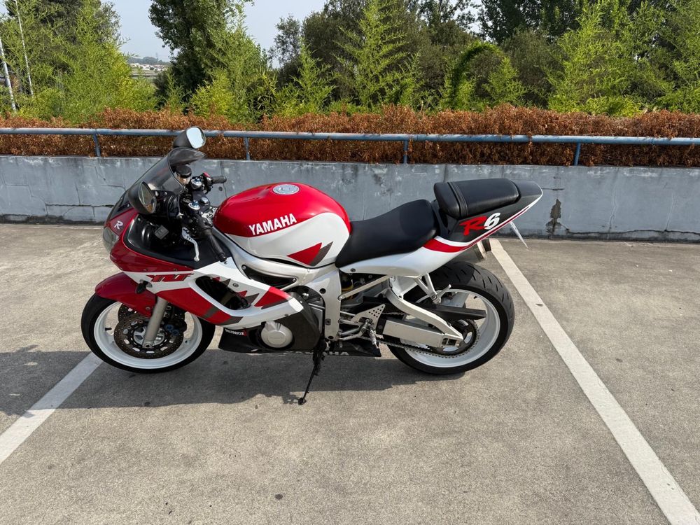 Vendo moto YAMAHA R6