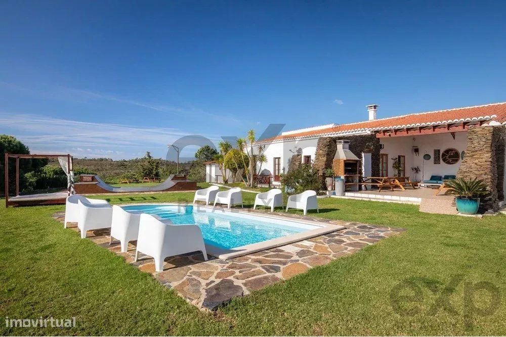 Luxuosa Propriedade com 9 Quartos em Aljezur, Algarve – Perfeita para