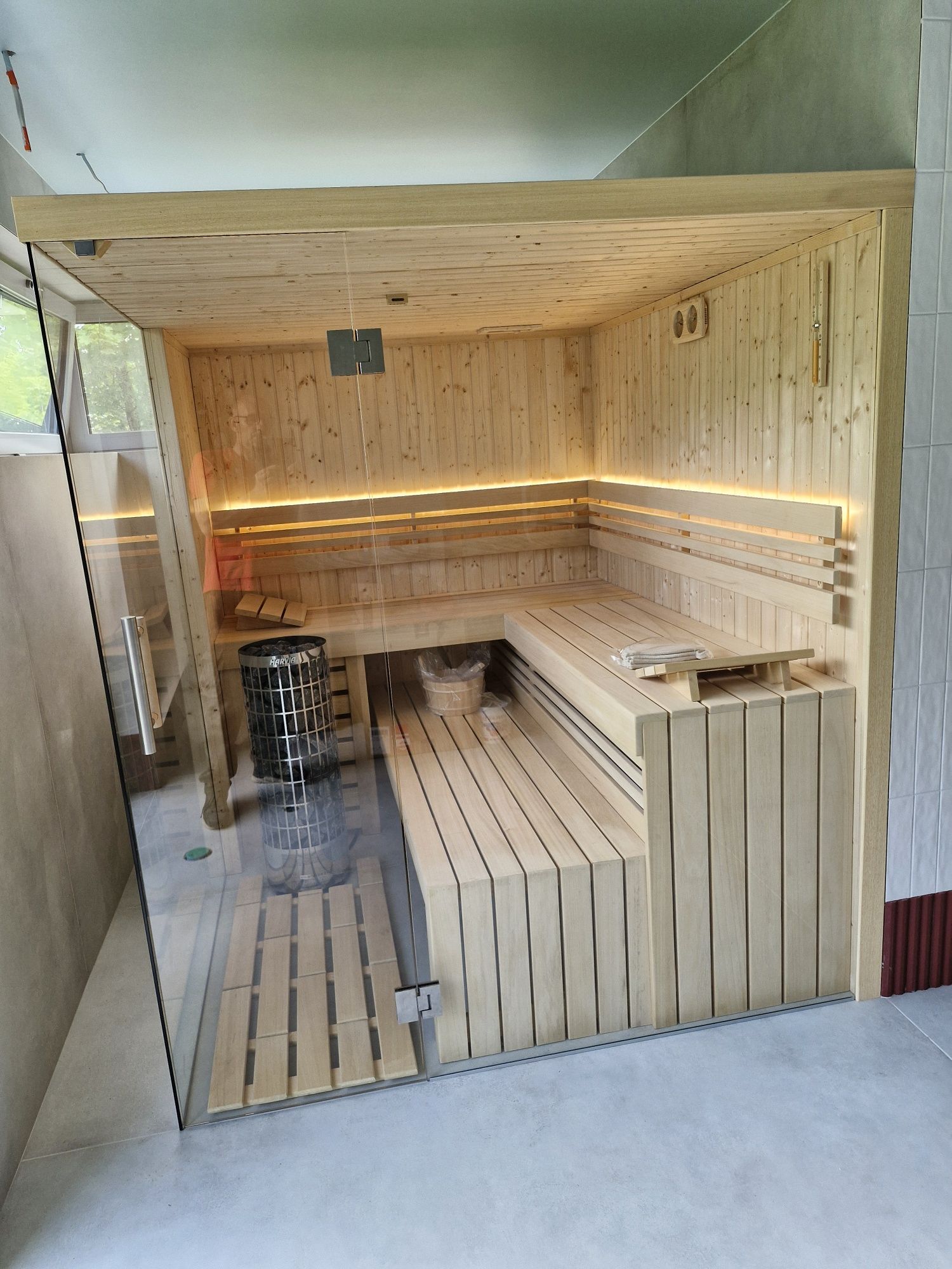 Sauna fińska z przeszkleniem