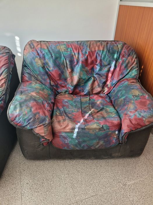 Dois Sofás Individuais em.tecido lavavel