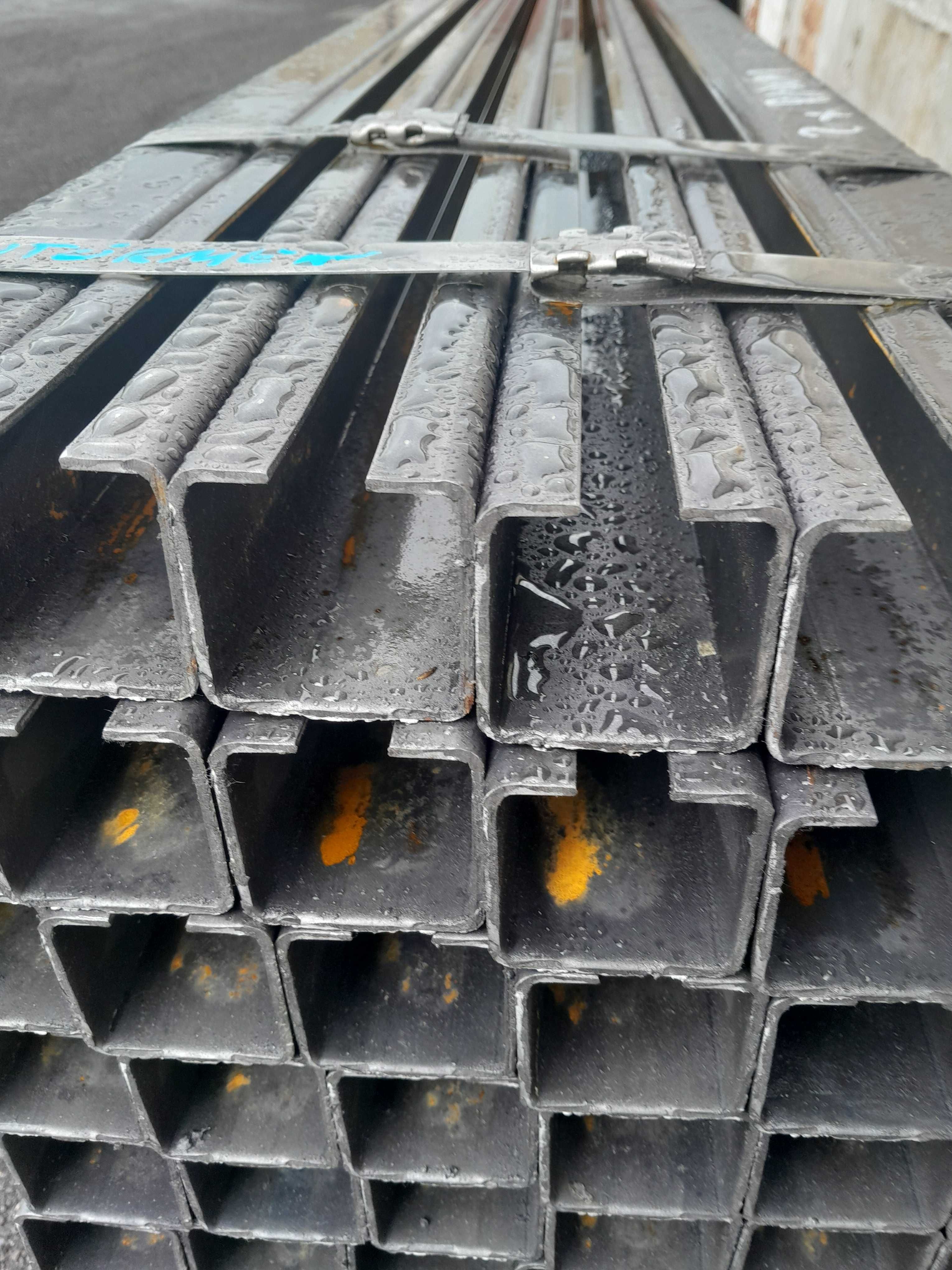 Ceownik półzamknięty 30x30x10x2 szyna bramowa drzwiowa 30 2 6mb 6 mb