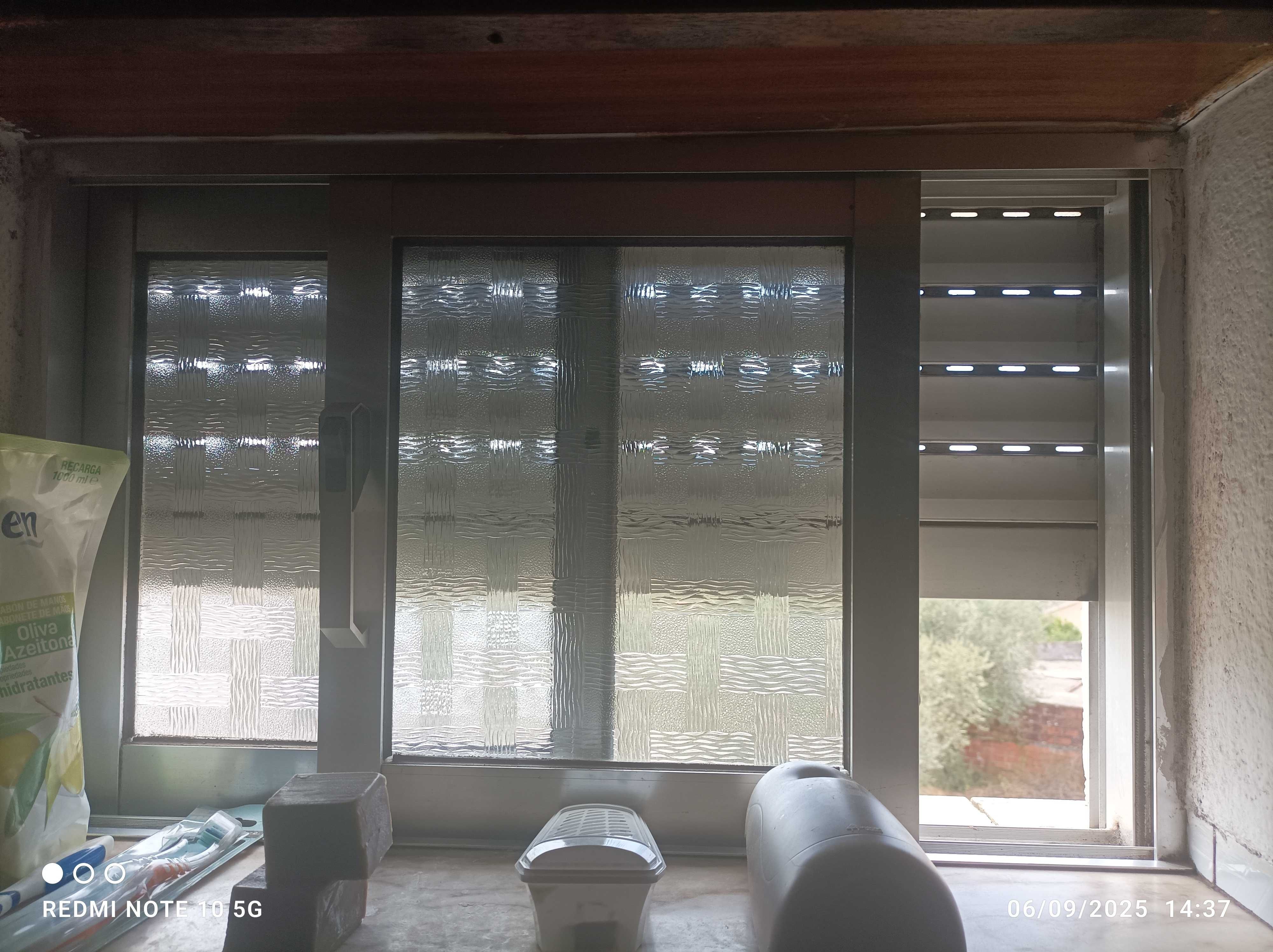 Vendo Janelas e Precianas usadas