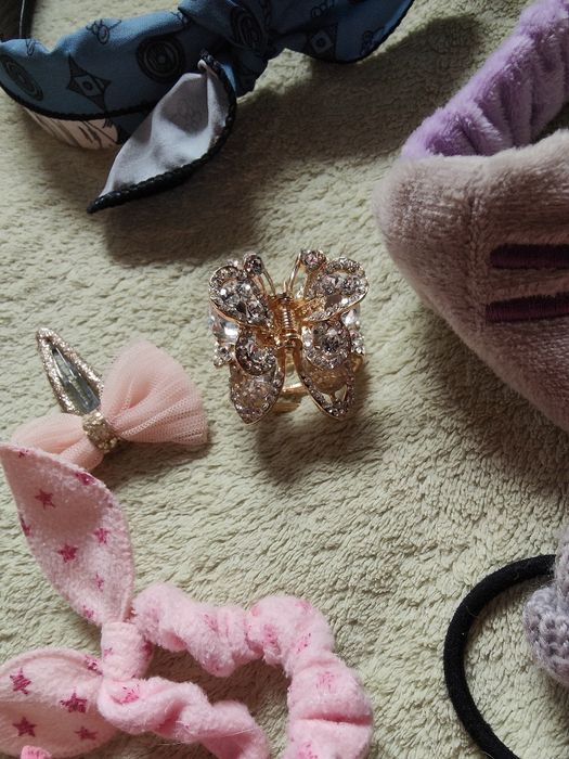 Opaski Pusheen gumki spinki