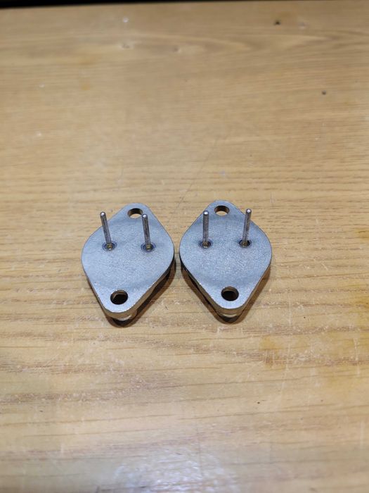 Tranzystor MOCY KD 502 Tesla