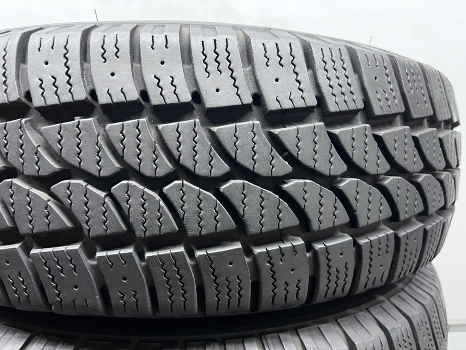 2шт зима 215/70/R15C 8,5мм 2023р Taurus Winter LT