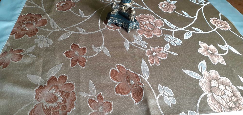 Serweta duża mały obrus kwiaty beż i brąz magiczna