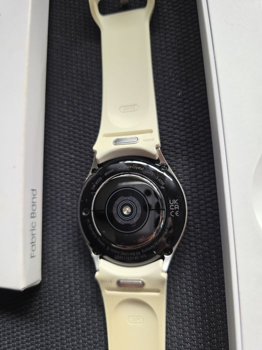 Samsung Galaxy Watch 6 40mm kolor: cream + dodatkowy pasek i ładowarka
